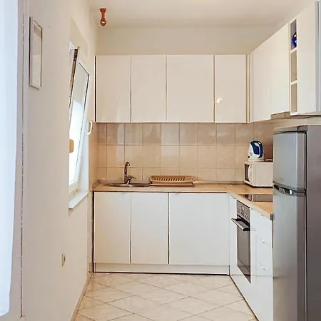 Apartment 2 Bedroom Gorgeous In Vir