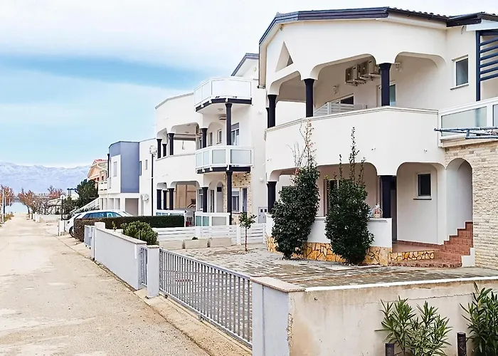 2 Bedroom Gorgeous In