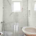 2 Bedroom Gorgeous In *