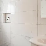 2 Bedroom Gorgeous In