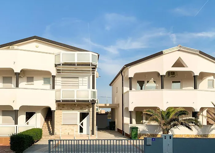 2 Bedroom Gorgeous In Apartman *