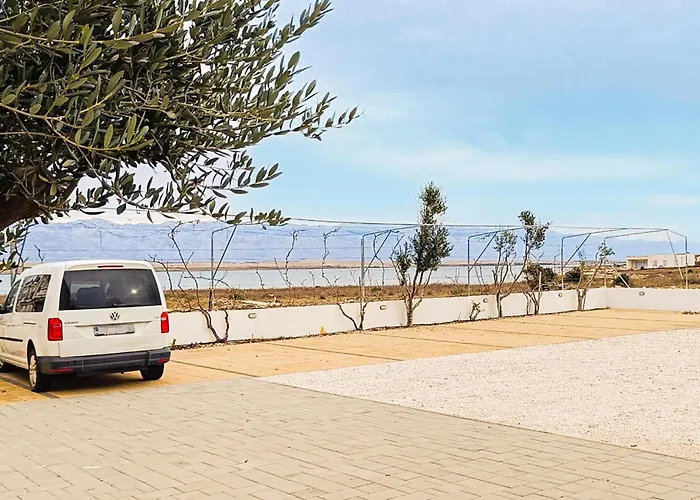 2 Bedroom Gorgeous In * Vir