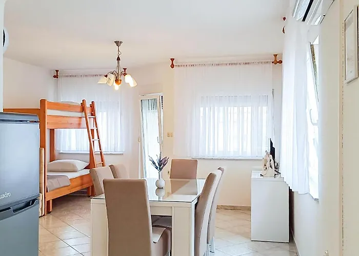 2 Bedroom Gorgeous In Apartman *